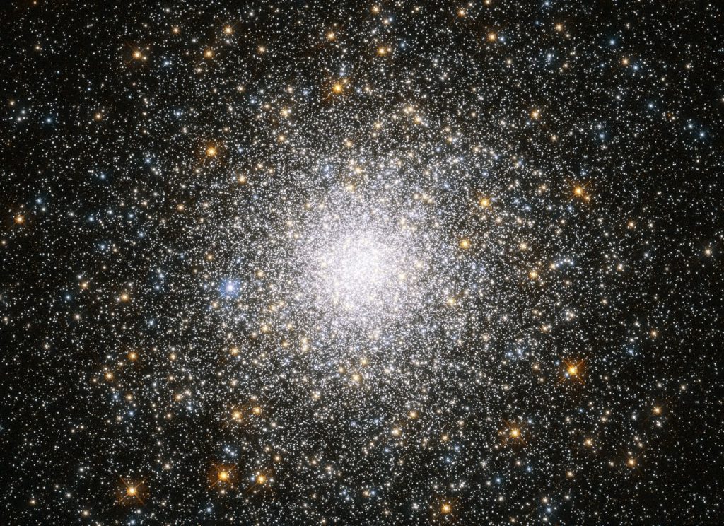El superpoblado cúmulo globular Messier 75