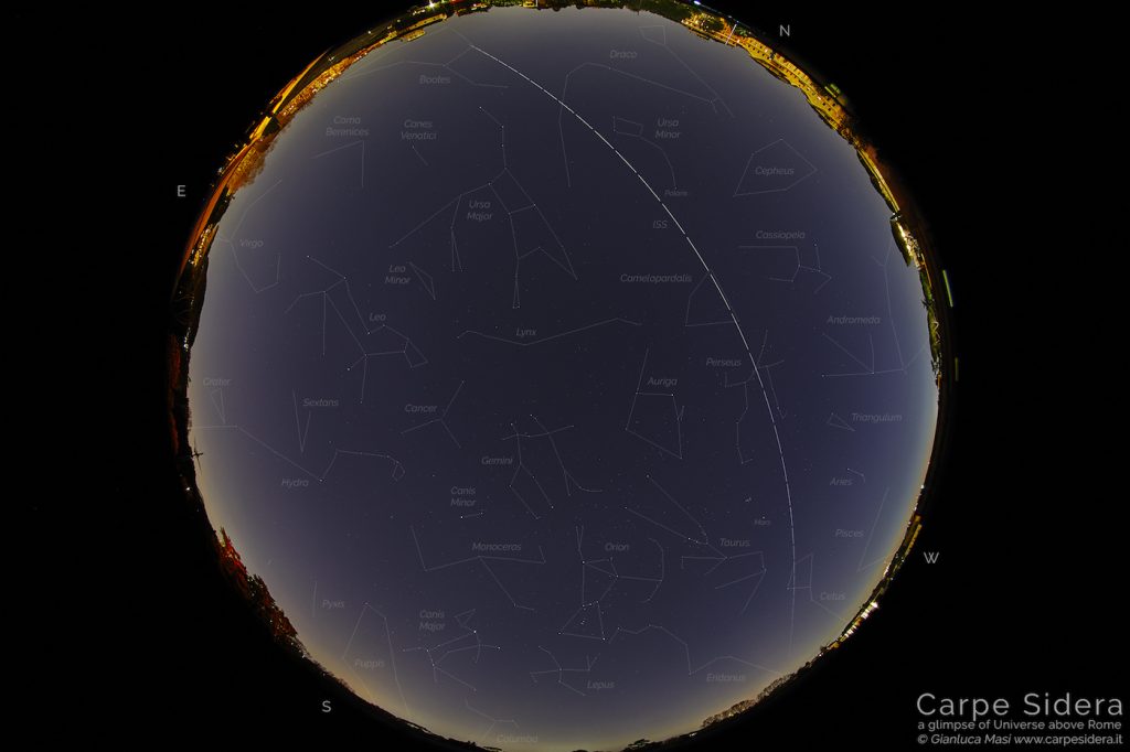 El paso de la ISS fotografiado desde Roma, Italia