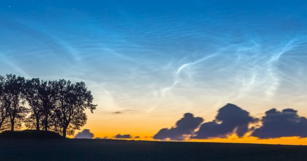 Nubes noctilucentes fotografiadas desde Kiel, Alemania