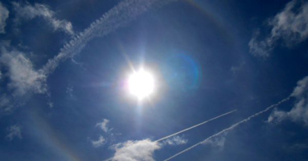 Halo solar fotografiado desde Iowa, Estados Unidos