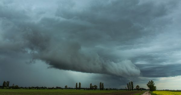 Imagen de una tormenta captada sobre Nové Zámky, Eslovaquia