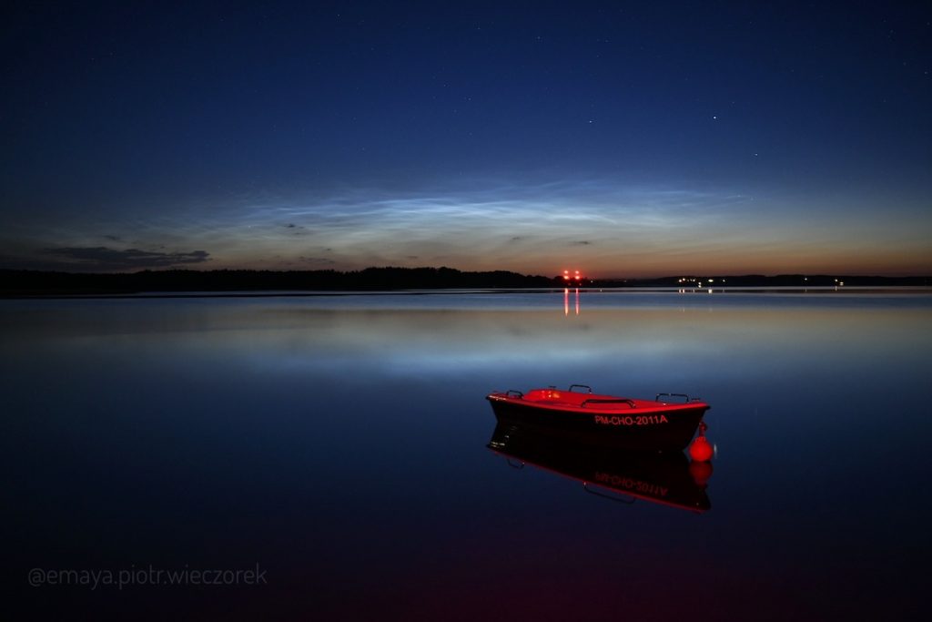 Nubes noctilucentes fotografiadas desde Małe Swornegacie, Polonia
