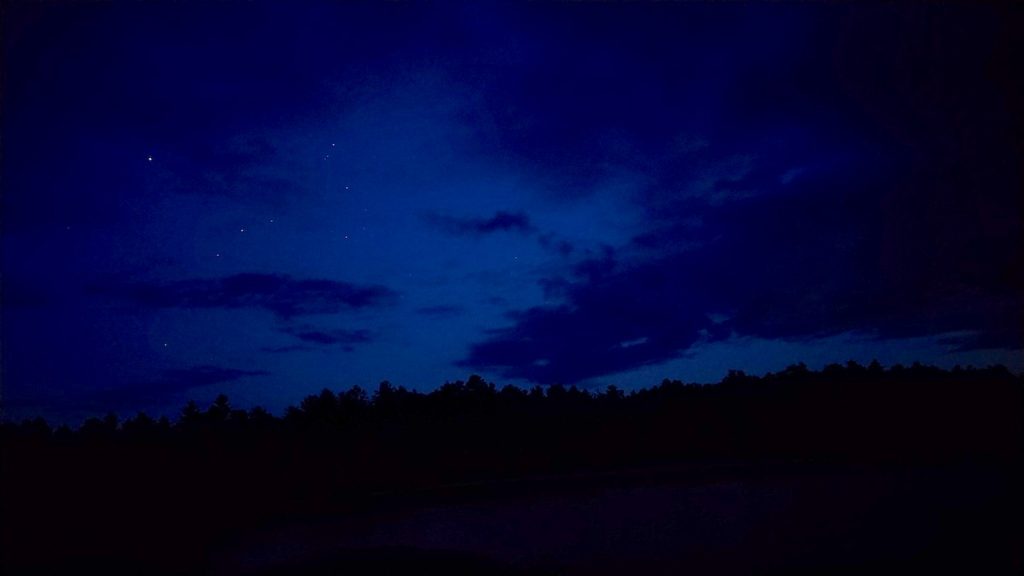 Foto de Júpiter y la estrella Antares tomada desde Ontario, Canadá
