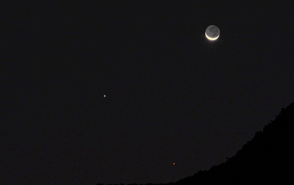 Foto de la Luna, Mercurio y Marte tomada el 4 de julio de 2019