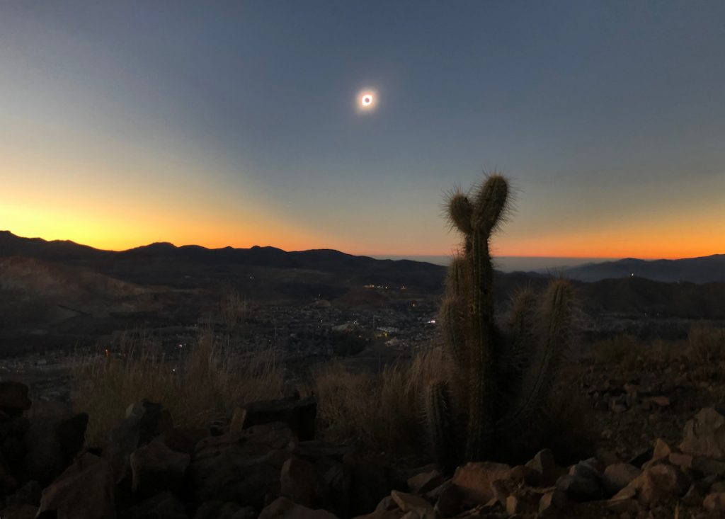 Foto del eclipse total de Sol tomada desde Andacollo, Chile (2-julio)