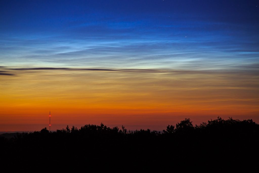 Nubes noctilucentes fotografiadas desde Sajonia, Alemania