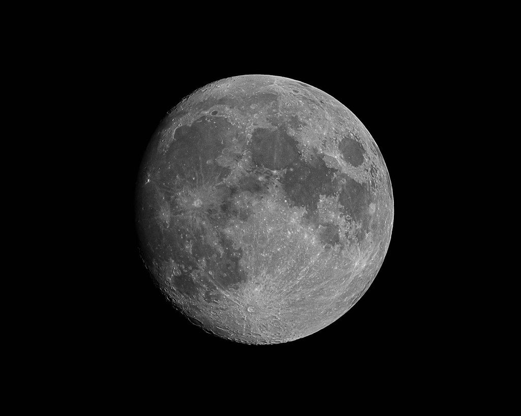 Foto de la Luna gibosa creciente tomada el 12 de agosto de 2019