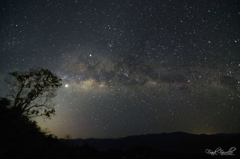 Júpiter y la Vía Láctea fotografiados desde Malasia