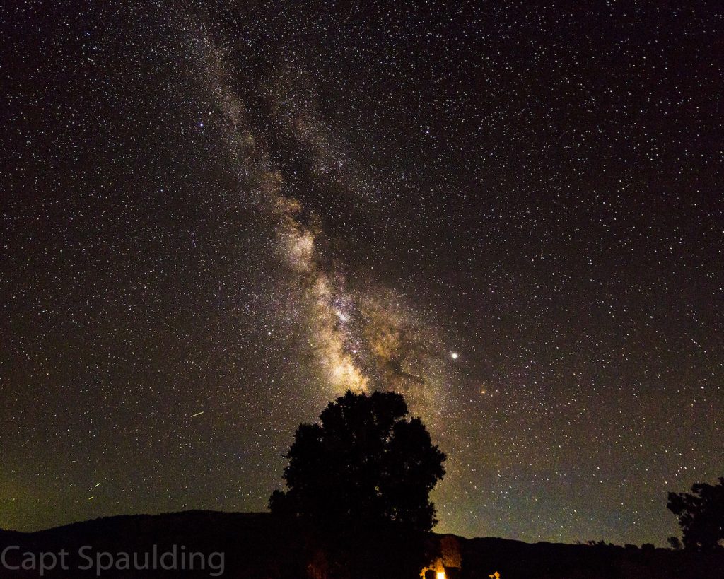 La Vía Láctea y Júpiter fotografiados desde California, Estados Unidos