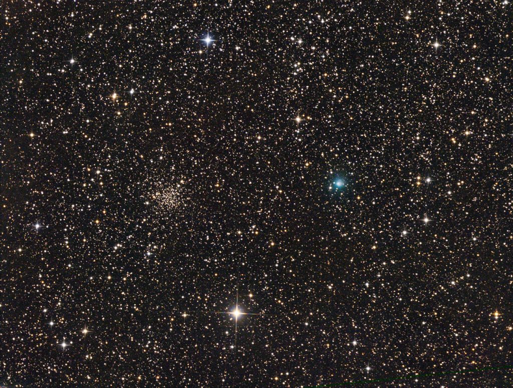 Imagen del Cometa C/2018 W2 (Africano) y el cúmulo abierto IC 361