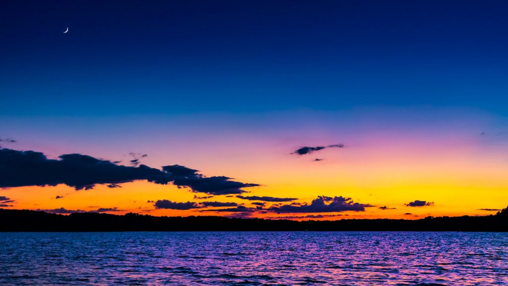 La Luna captada al atardecer en Carolina del Norte (1-septiembre)