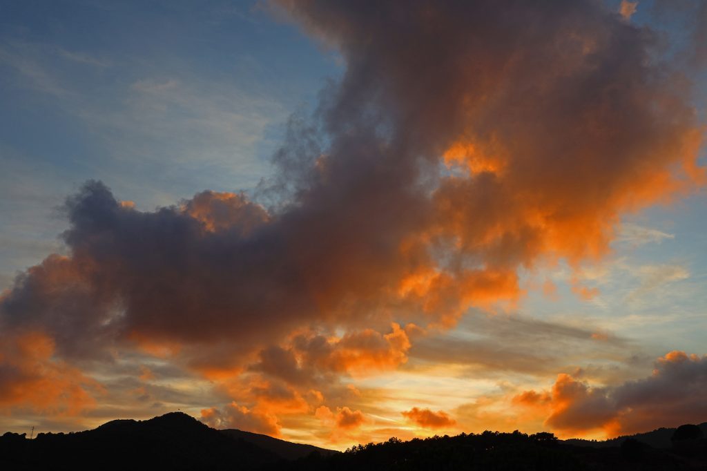 Imagen del atardecer tomada desde Arenys de Munt, Barcelona