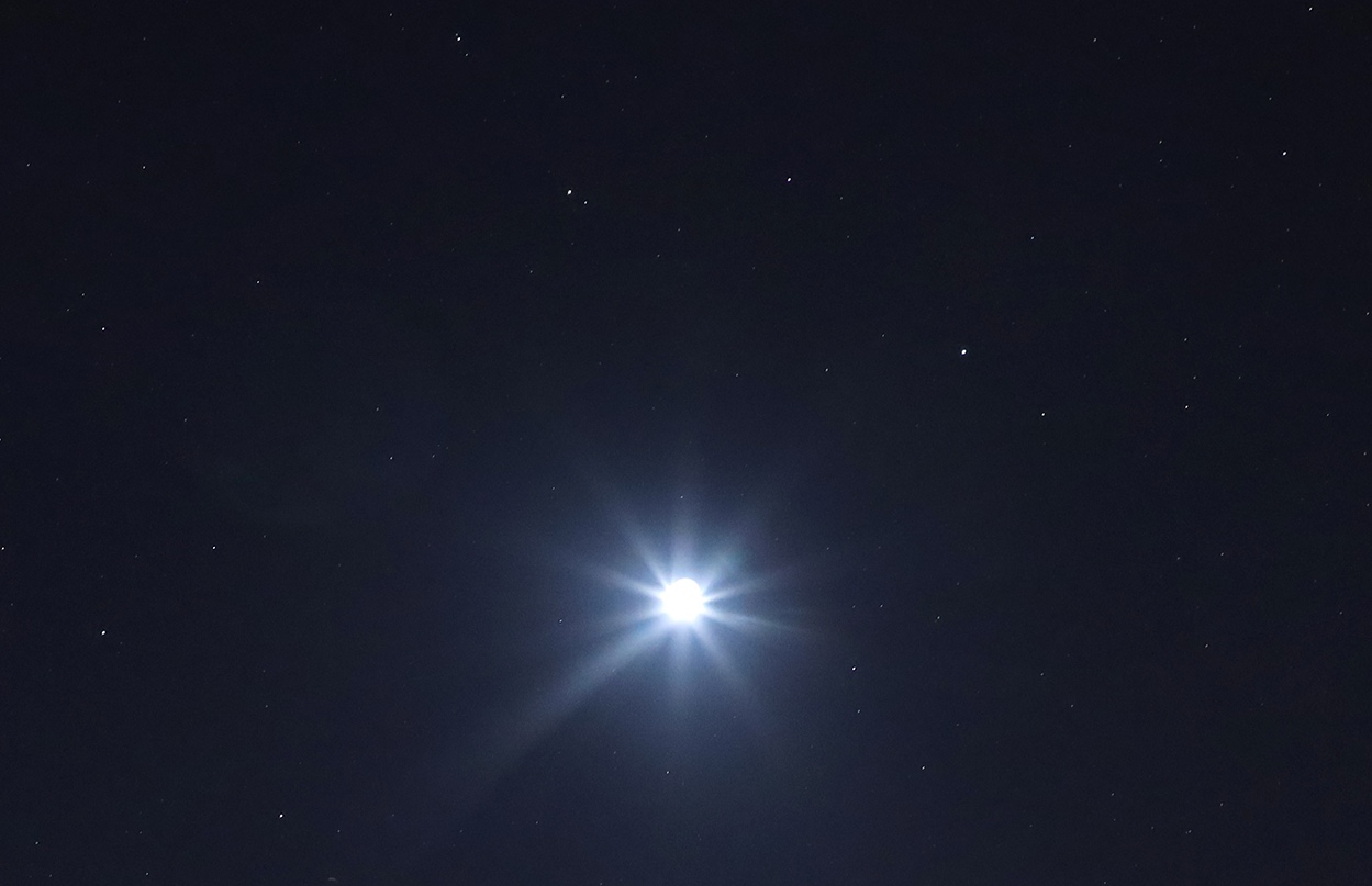 Fotos de la Luna y Regulus tomadas desde Arenys de Munt, Barcelona