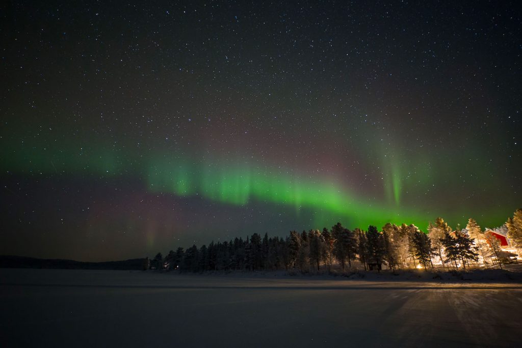 Foto de auroras boreales tomada desde la Laponia finlandesa (4-noviembre)