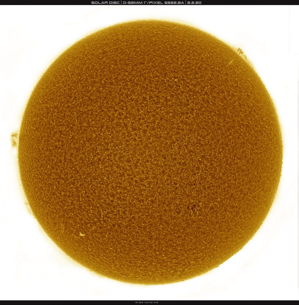 Imagen del Sol captada en la línea de emisión H-alfa