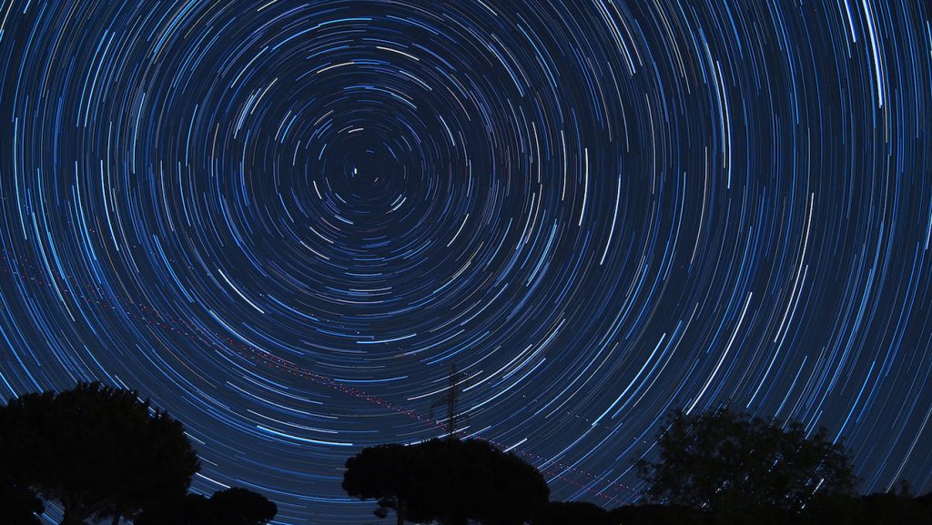 Imagen de rastro de estrellas tomada desde Arenys de Munt, Barcelona