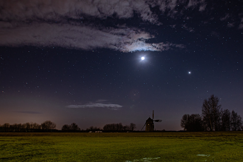 La Luna y Venus captados desde el sur de Finlandia