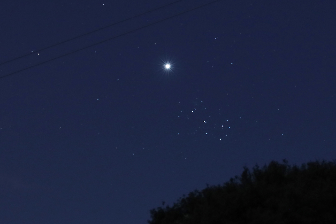 Fotos de Venus, la Luna y las Pléyades tomadas desde Arenys de Munt, Barcelona