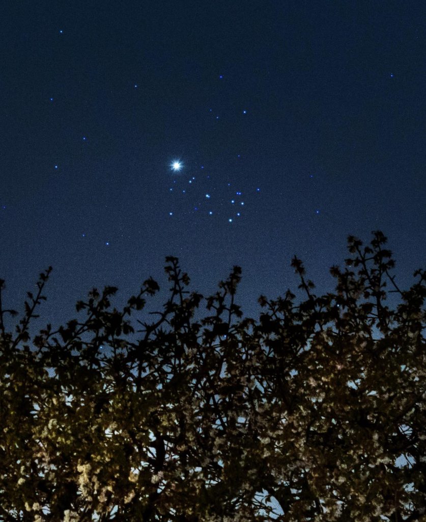 Venus y las Pléyades fotografiados desde Italia (4-abril)