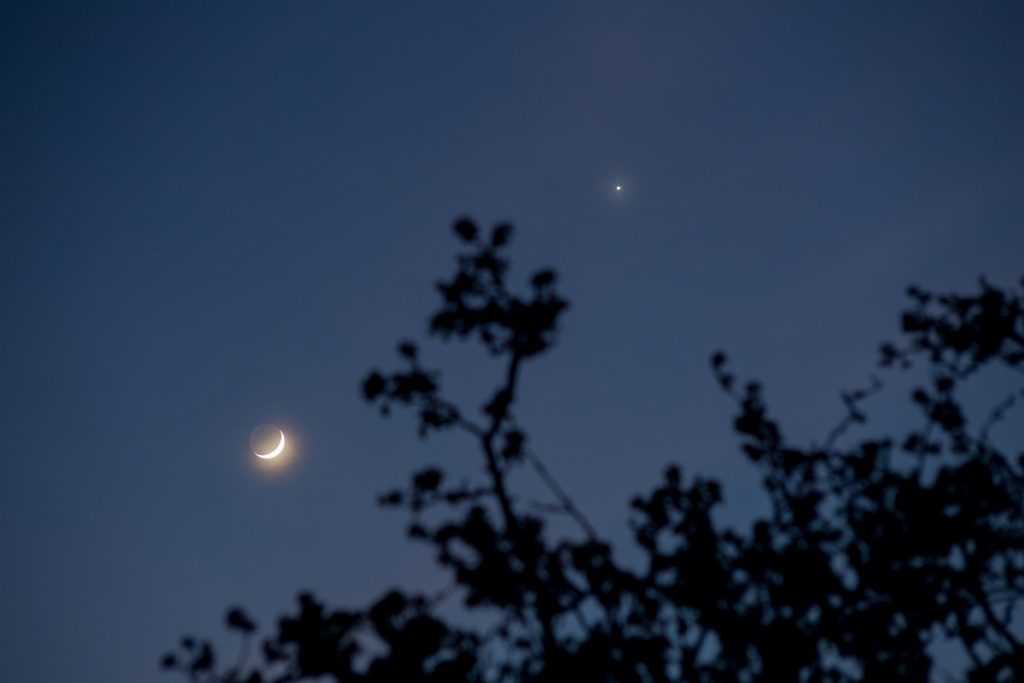 La Luna y Venus captados desde Sajonia, Alemania
