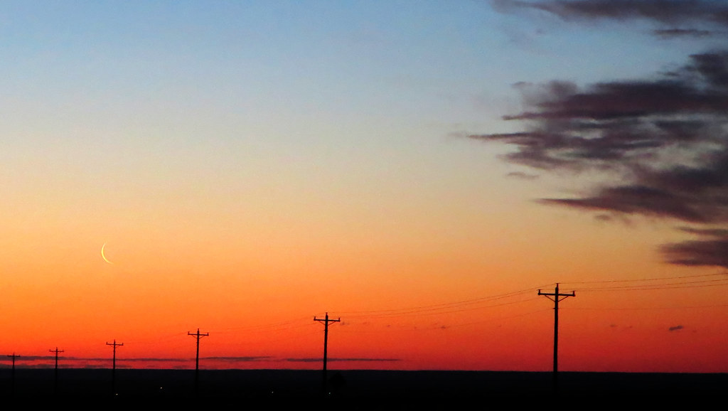 La Luna captada al amanecer en Wigwam, Colorado