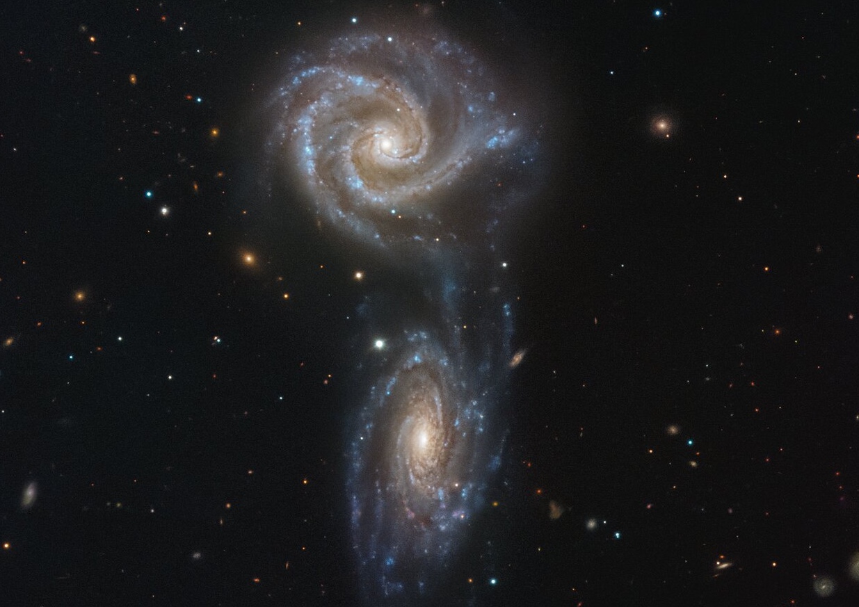 Una danza galáctica en la constelación de Virgo