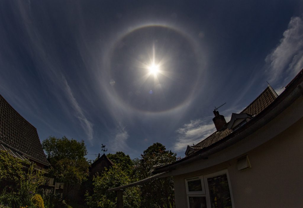 Halo solar fotografiado desde Harleston, Inglaterra
