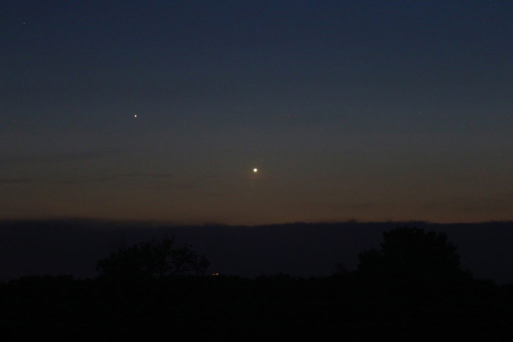 La conjunción de Mercurio y Venus captada desde Missouri, Estados Unidos