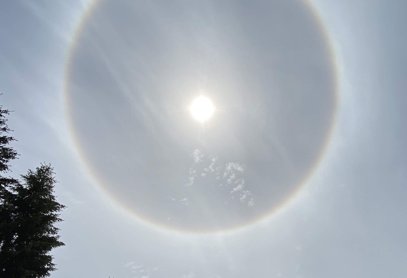 Halo solar captado en Bothell, Washington