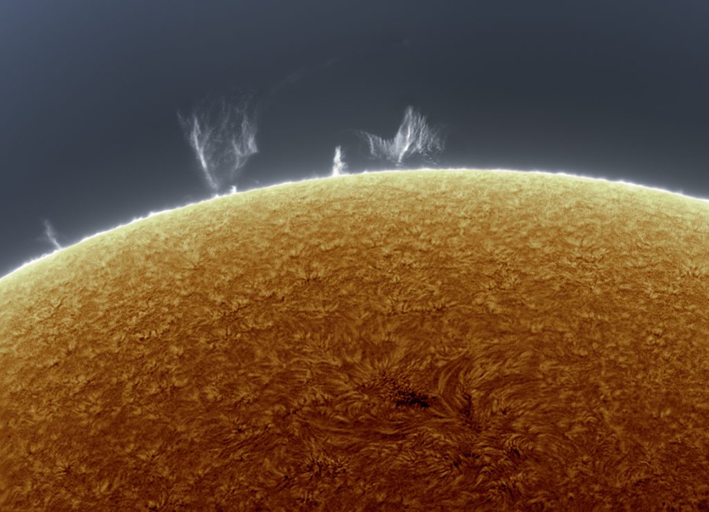 Prominencias solares fotografiadas el 20 de mayo de 2020