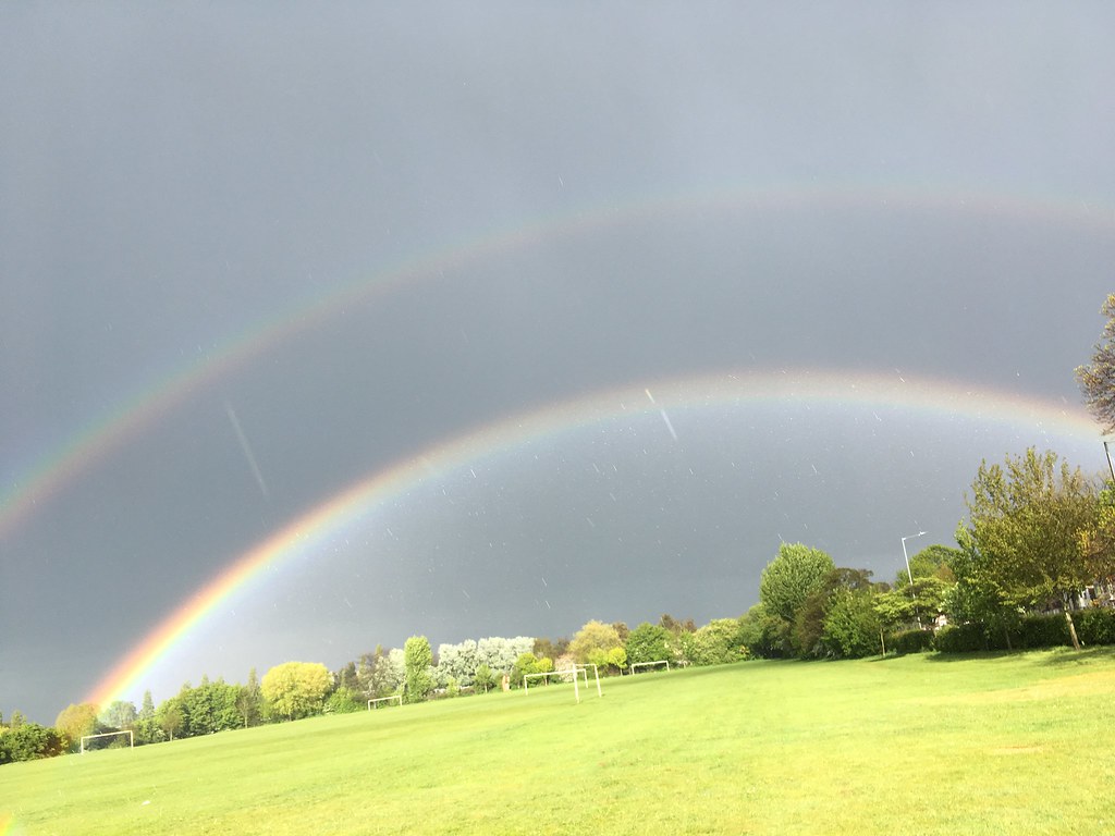 Arcoíris doble captado desde Sussex, Inglaterra