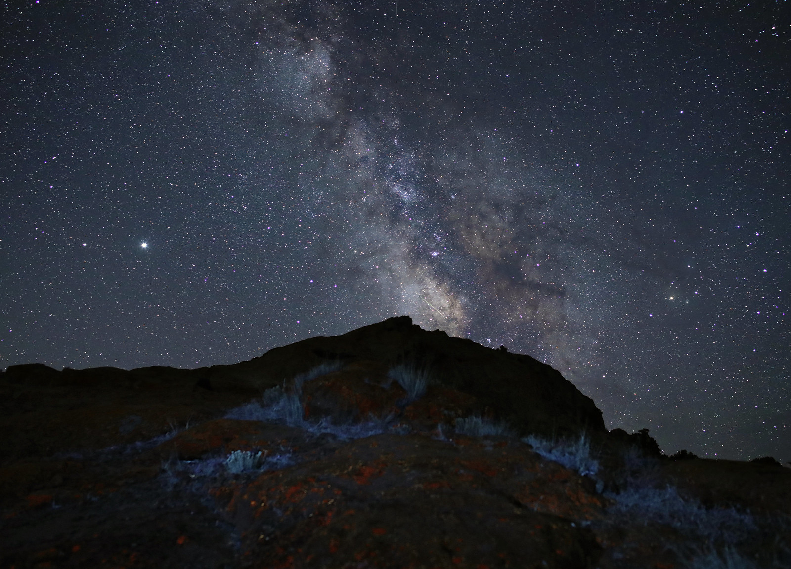Imagen de Saturno, Júpiter y la Vía Láctea tomada desde Utah, Estados Unidos