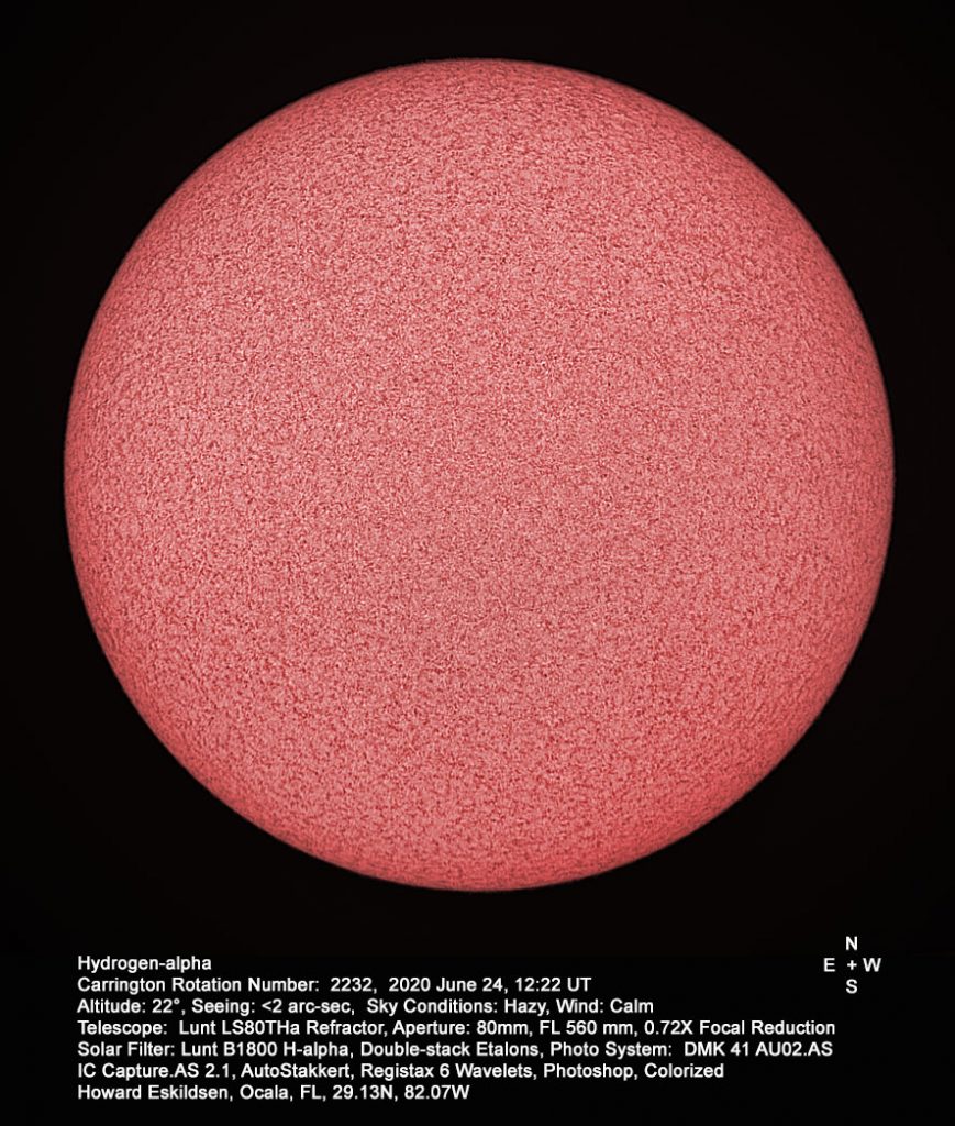 Imagen del Sol captada en la línea de emisión H-alfa