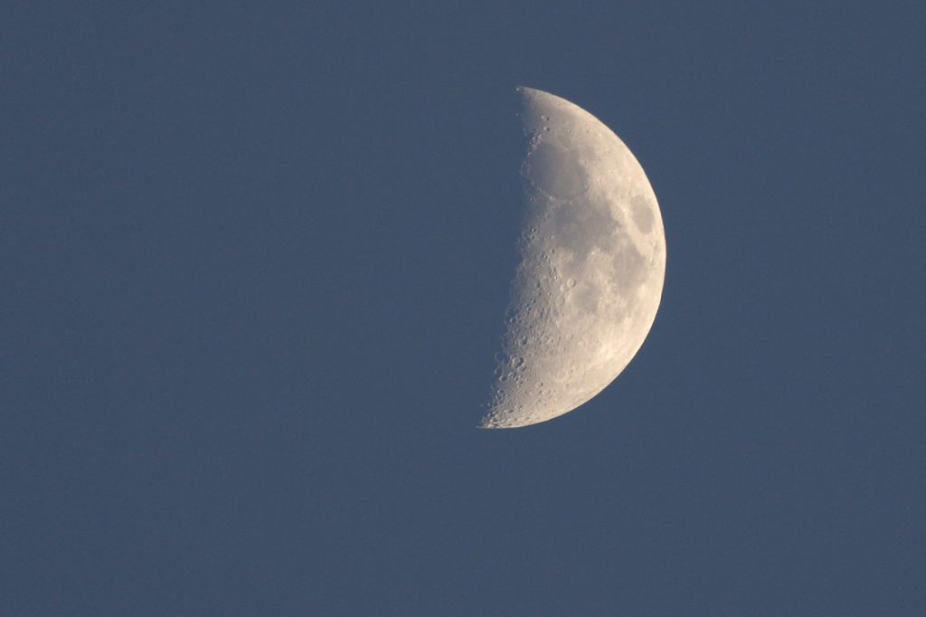 Fotos de la Luna y el atardecer tomadas desde Arenys de Munt, Barcelona