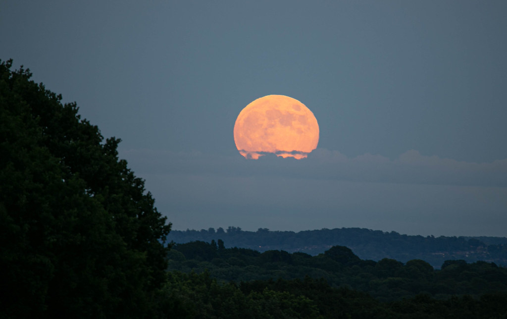 La Luna fotografiada desde Londres, Inglaterra