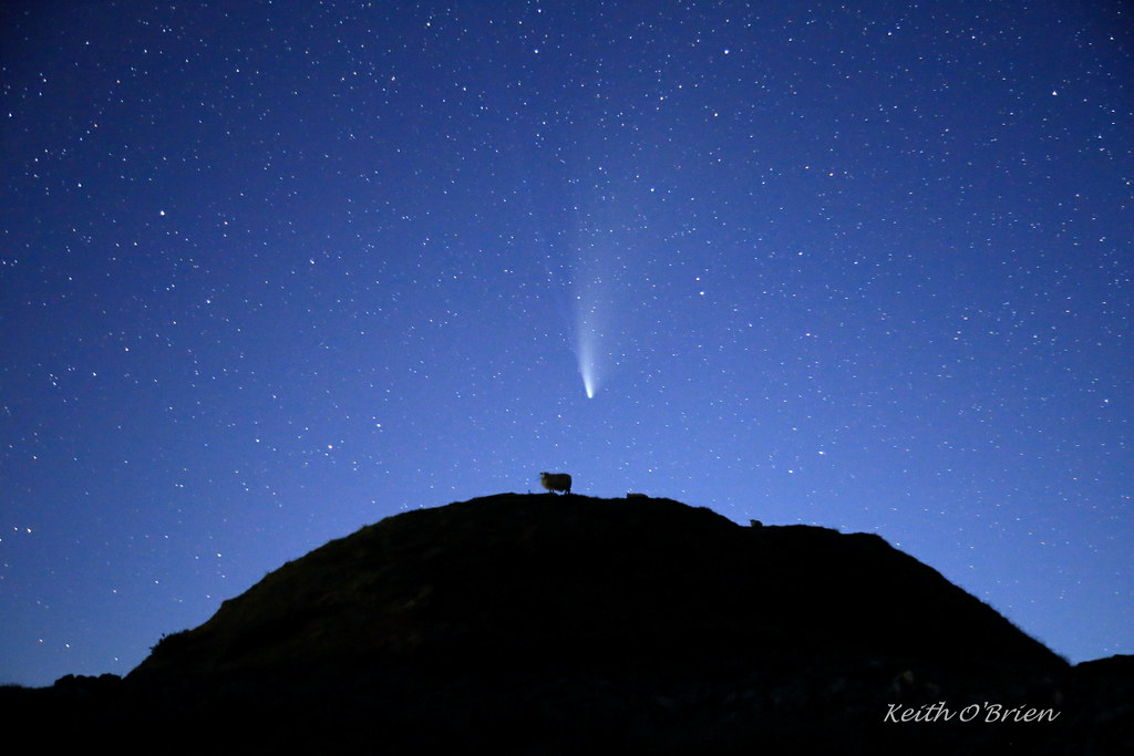 Imagen del Cometa C/2020 F3 (NEOWISE) tomada desde Gales