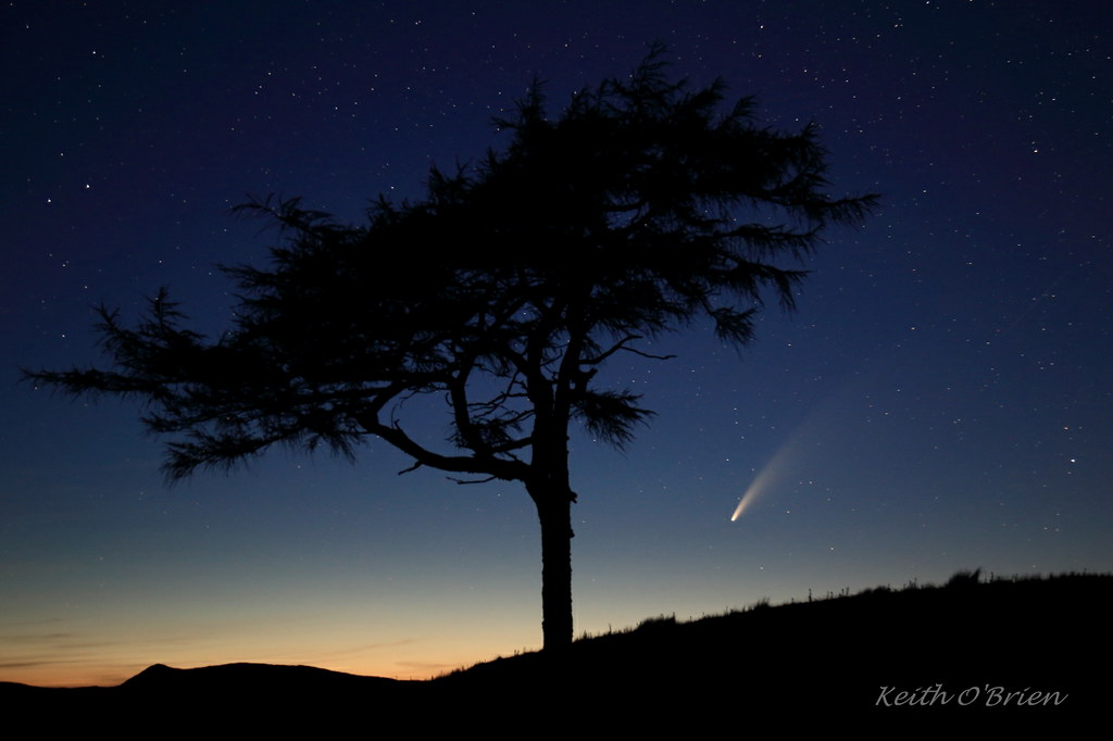 Imagen del Cometa C/2020 F3 (NEOWISE) tomada desde Gales