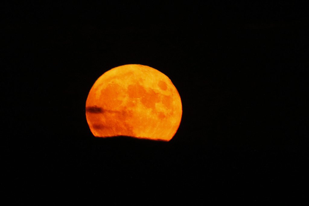 Fotos de la Luna llena tomadas desde Arenys de Munt, Barcelona