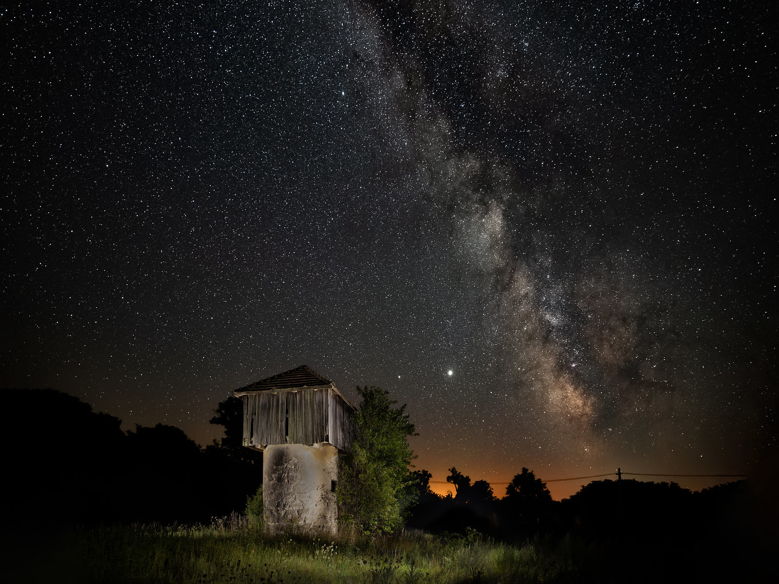 Saturno, Júpiter y la Vía Láctea fotografiados desde Hungría