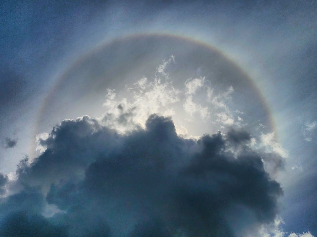 Halo solar captado desde Kansas, Estados Unidos