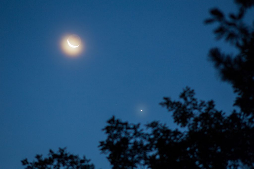 La conjunción de la Luna y Venus captada desde Sajonia, Alemania