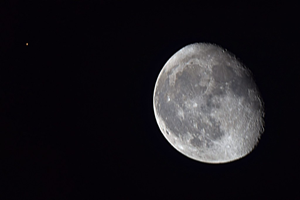 Foto de Marte y la Luna tomada desde Inglaterra