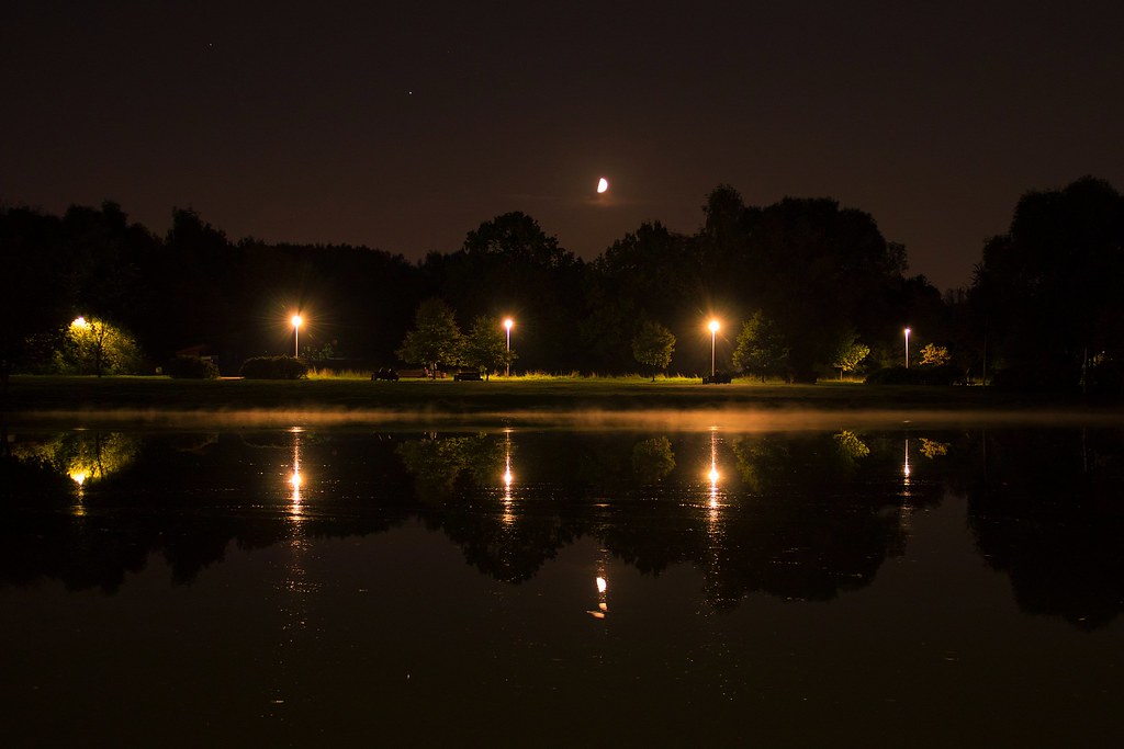 Foto de Saturno, Júpiter y la Luna, tomada desde Moscú (Rusia)