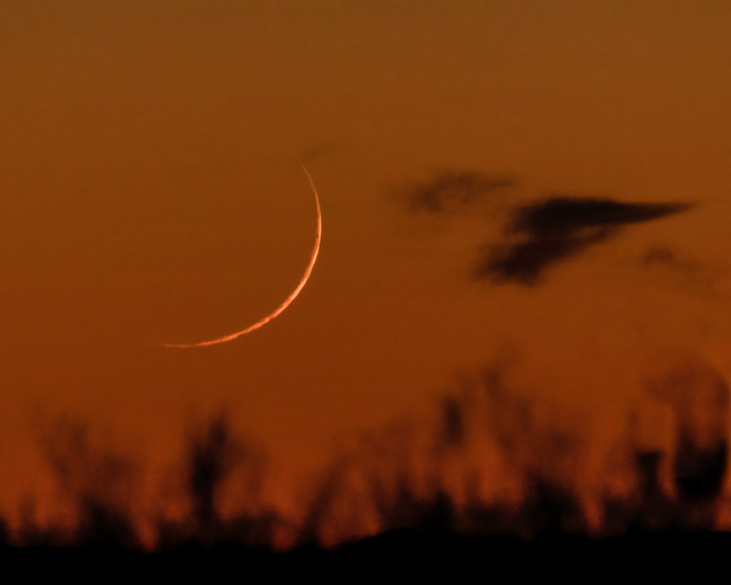 La puesta de la Luna captada desde Italia