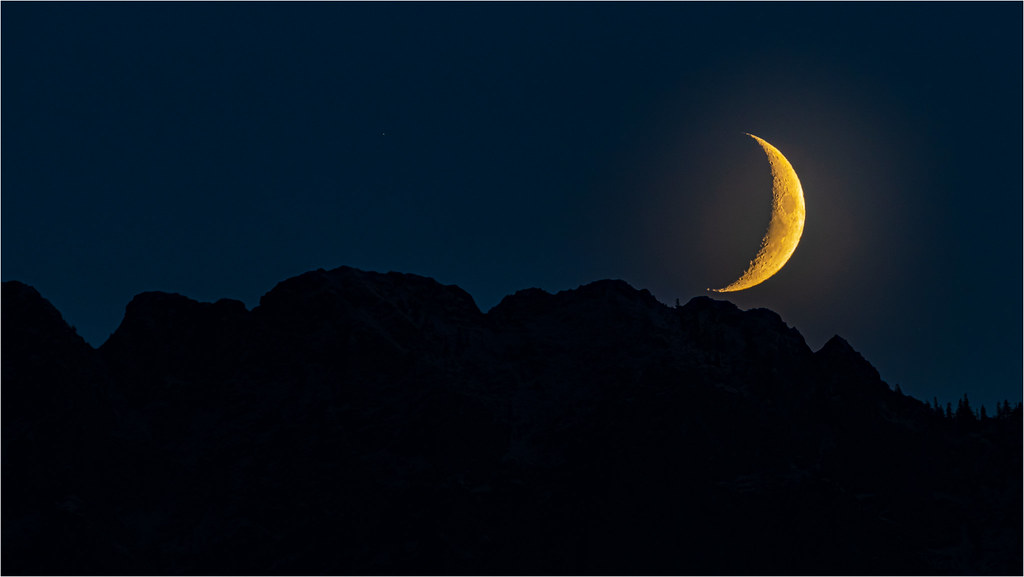 La puesta de la Luna captada desde Oberösterreich, Austria