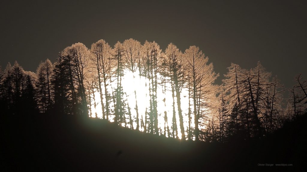 La puesta de Sol fotografiada desde Aven, Suiza