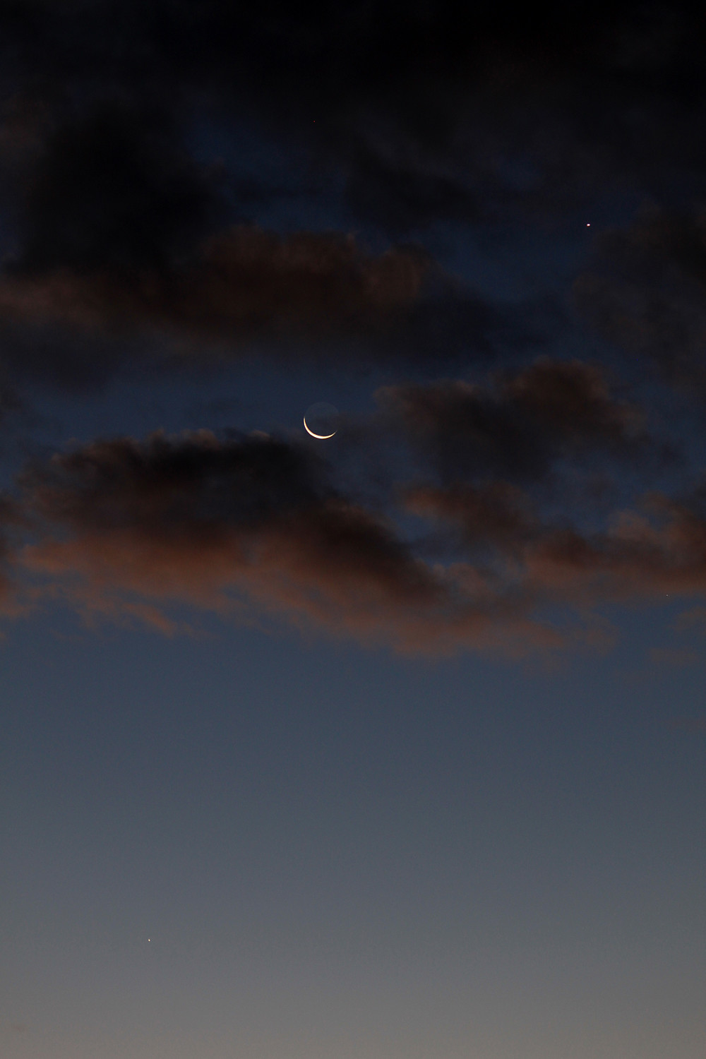 Foto de la conjunción de la Luna y Venus tomada desde Francia