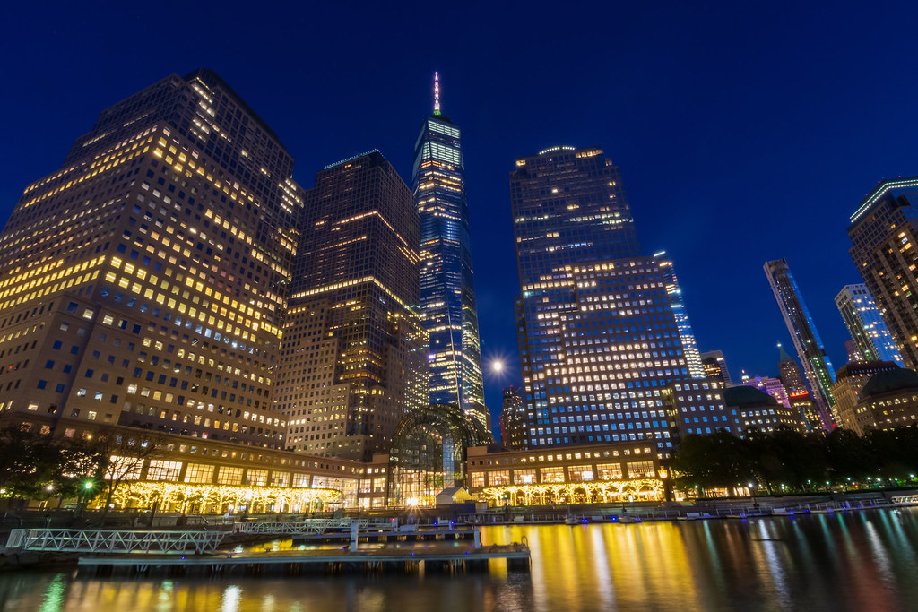 Foto de la Luna tomada desde Manhattan, Nueva York