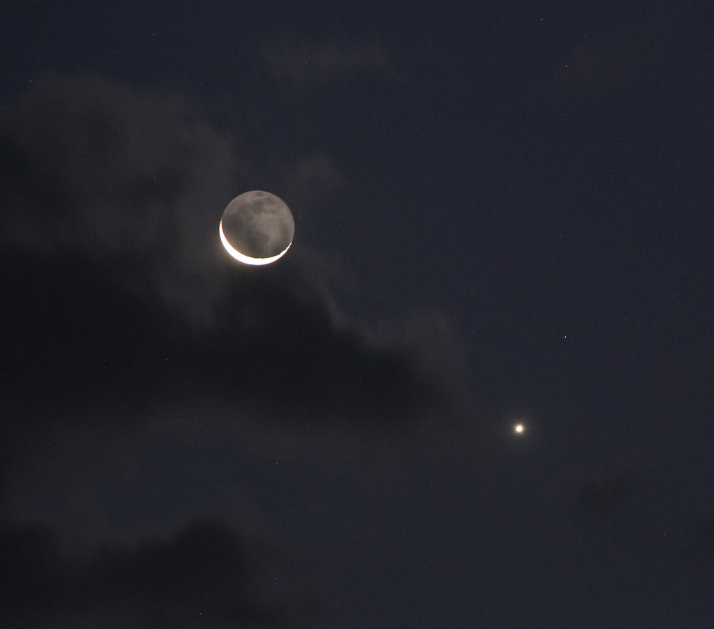 Foto de la Luna y Venus tomada desde Yuzhno-Morskoy, Rusia