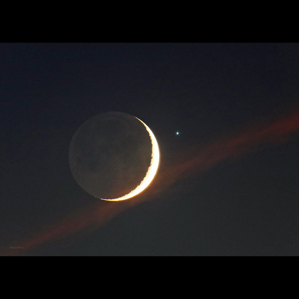 La Luna creciente fotografiada desde Véneto, Italia